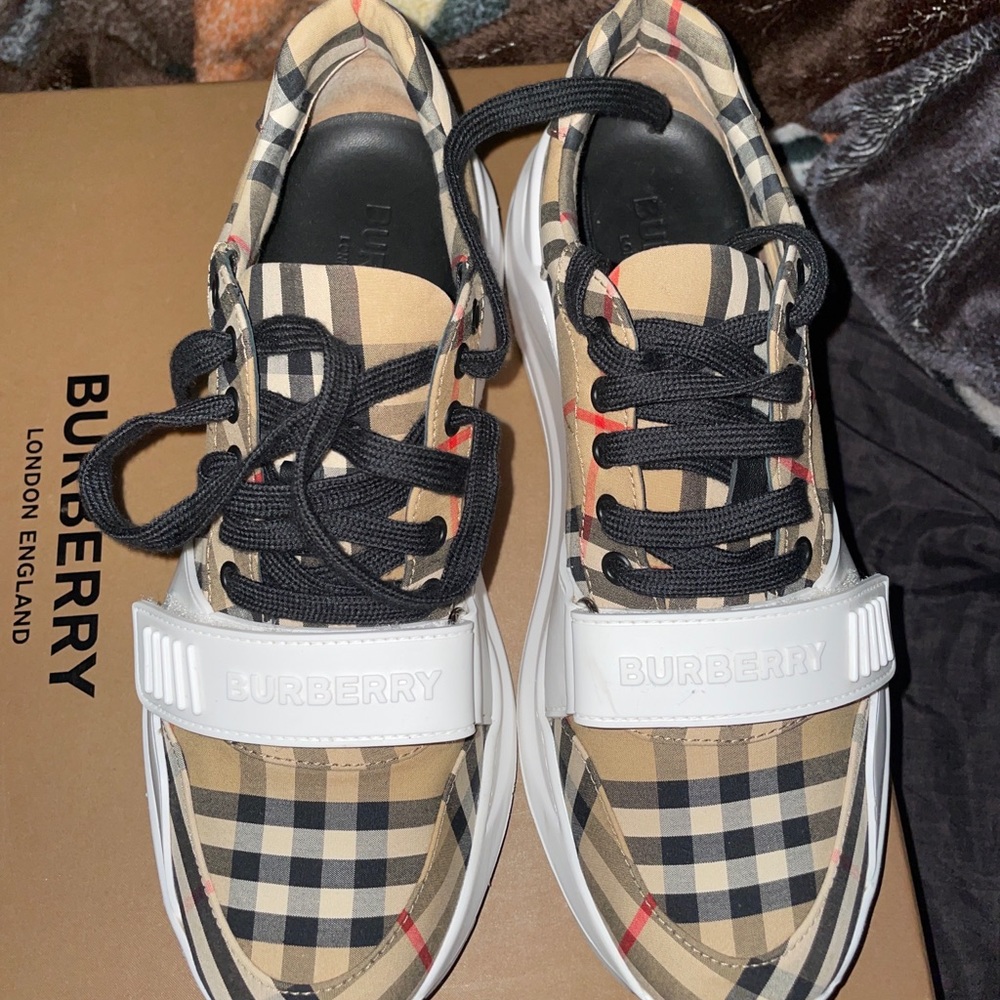 Men’s Burberry shoes worn twice